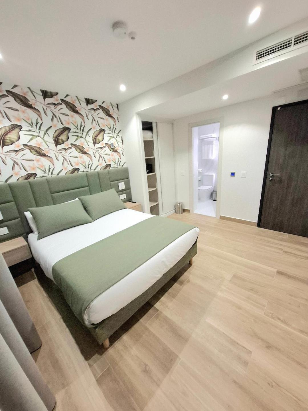 Hostal San Blas Мадрид Экстерьер фото