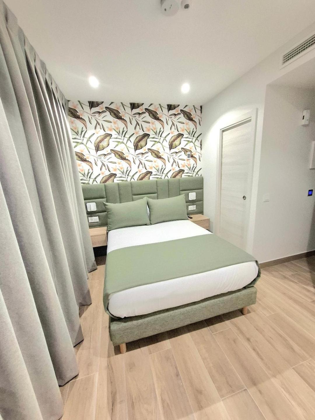 Hostal San Blas Мадрид Экстерьер фото